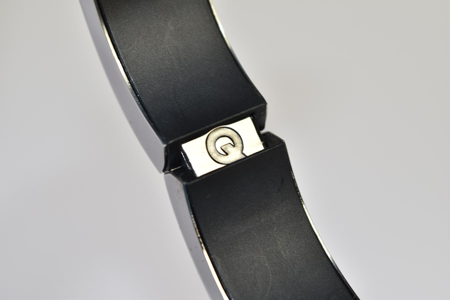 Q Bracelet - Stylish Solution for Smartphone Charging