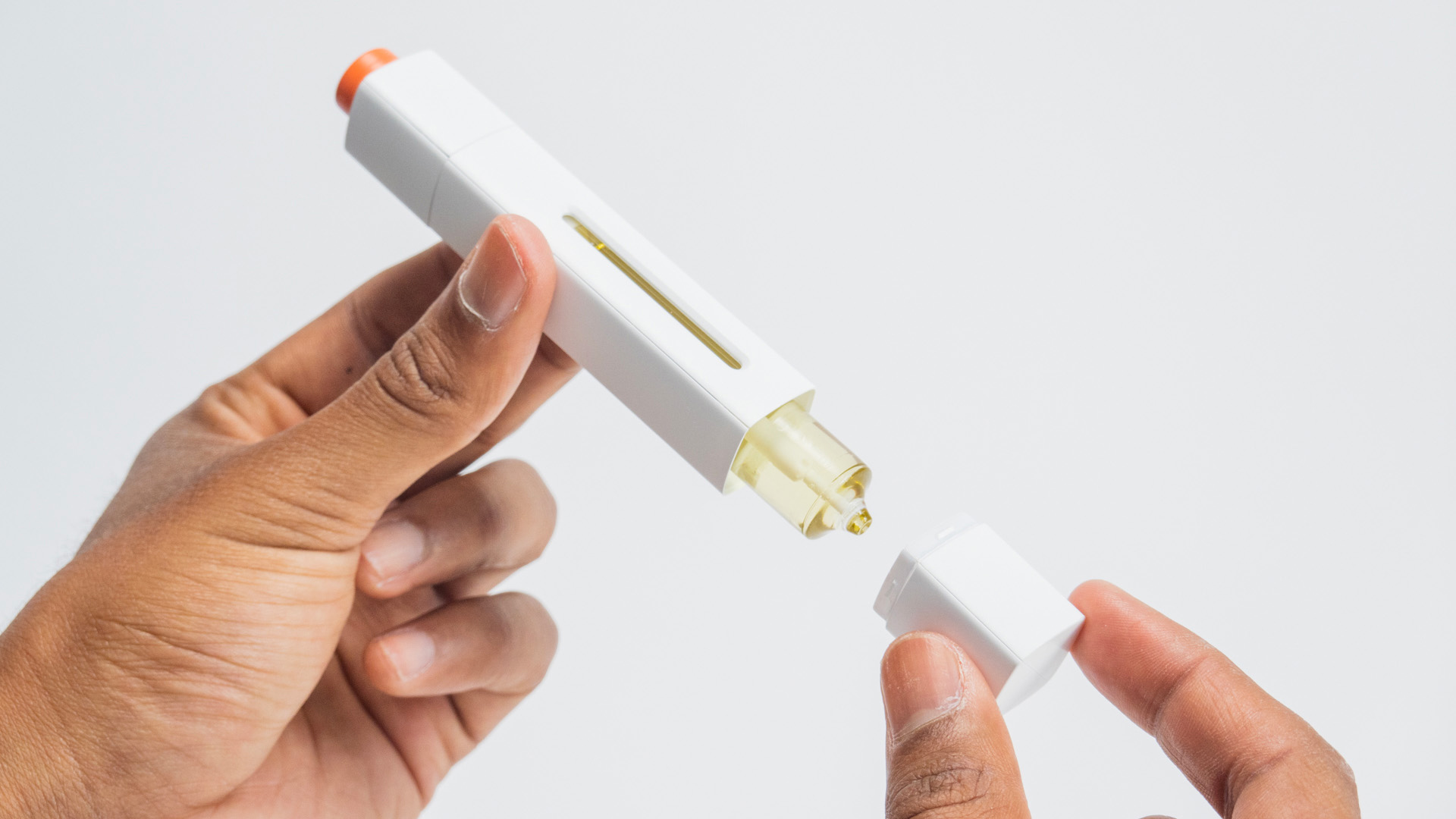 Accurate, portable CBD oil dispenser